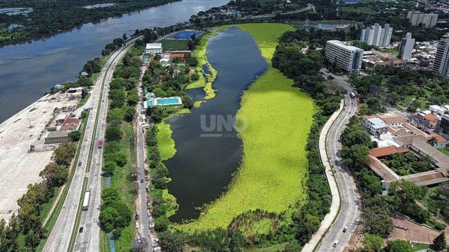 Así estaba el lago del Parque del Sur cuando asumio la actual gestion municipal.