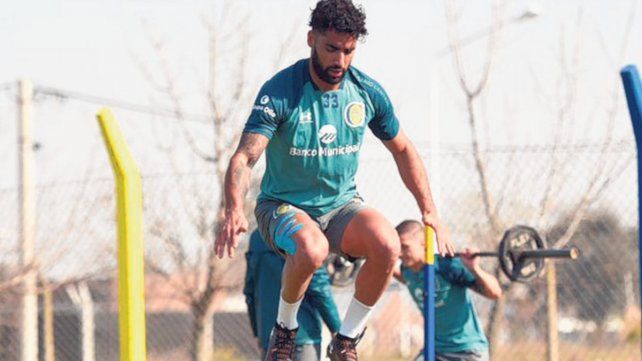 Emanuel Britez no ser&aacute; considerado en Central, que pretende venderlo a Lan&uacute;s para pagarle a Uni&oacute;n.