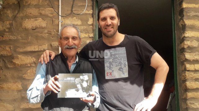 Jorge Piccini, el autor del libro, junto a uno de sus protagonistas.