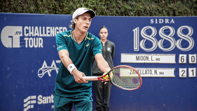 El correntino Lautaro Mid&oacute;n avanz&oacute; a los cuartos de final tras imponerse al brasile&ntilde;o Nicol&aacute;s Zanellato por 6-2 y 6-2.