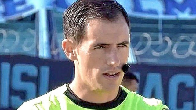 El bahiense Sebastián Martínez, sobrino de Federico Beligoy, controlará el partido entre Aldosivi y Colón.