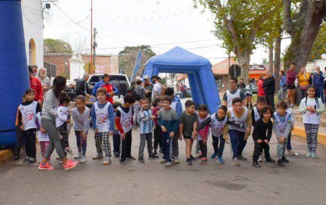 Hubo pruebas de 10km, 5km, y caminata de 3km, como así también una recreativa para niños y niñas.  