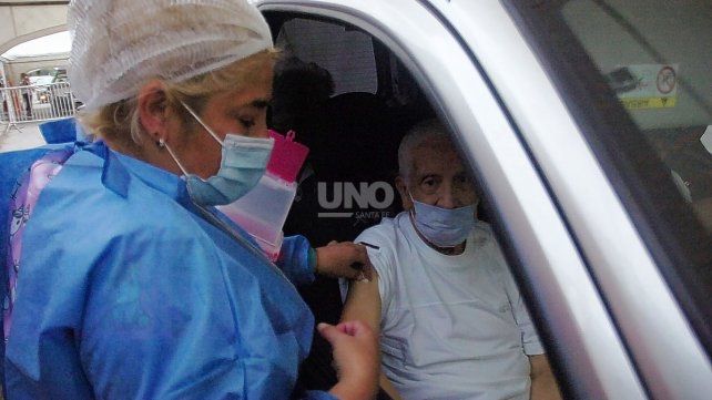 El gobierno continúa con la campaña de vacunación contra el Covid-19 para adultos mayores