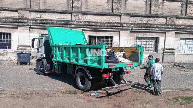 Entre elecciones primarias y generales se llevan retirados aproximadamente 900 carteles de las calles de la ciudad en infracción.
