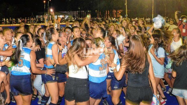 Un festejo merecido, el 2 a 1 con el que CRAI derrotó a Banco Provincial se prolongó durante toda la noche por las calles de la capital provincial.