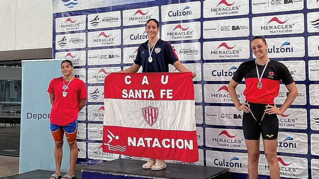 Malena Santill&aacute;n se impuso en las pruebas de 100 y 200 metros pecho en Buenos Aires.