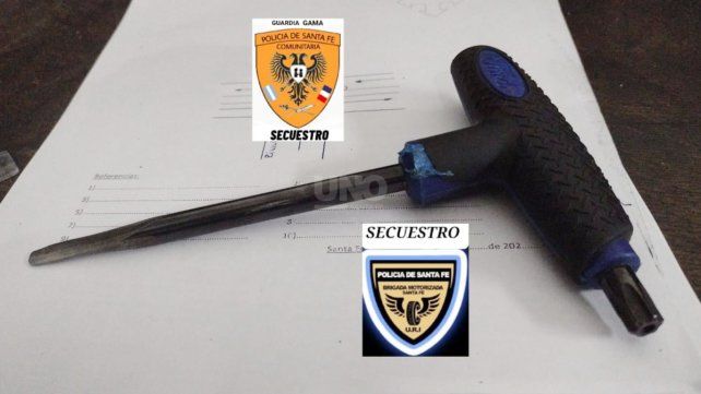 Una ganzúa, la cual fue descartada por los motochorros