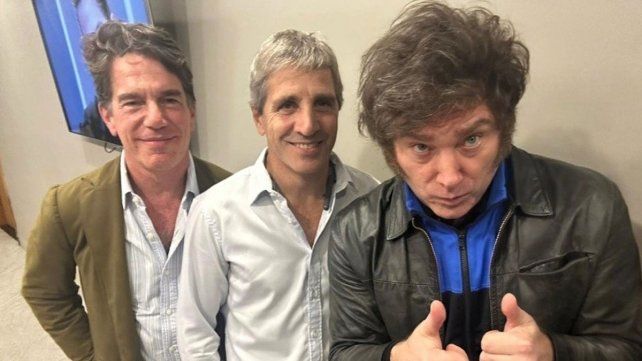 Milei con Caputo y el designado jefe de Gabinete, Nicolás Posse