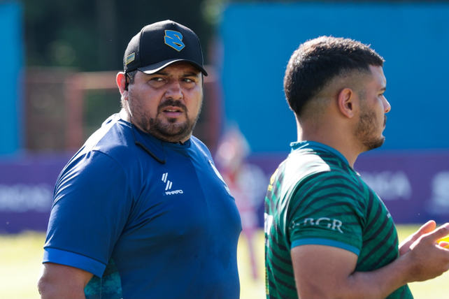 El ex Puma santafesino Maximiliano Bustos, es uno de los entrenadores de Cobras de Brasil.