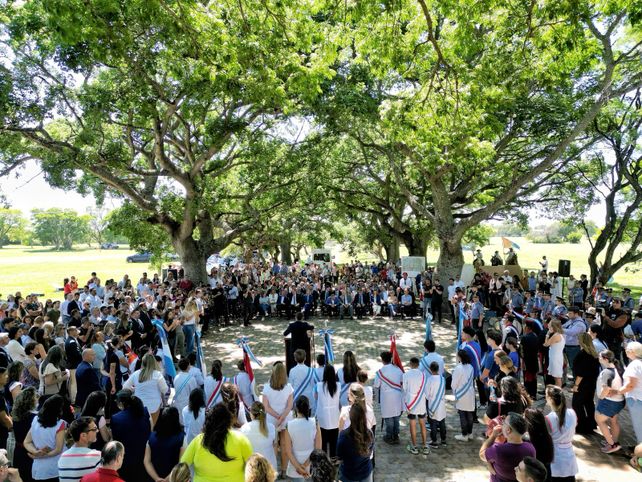 Acto en Cayast&aacute; por los 451 a&ntilde;os de fundaci&oacute;n de Santa Fe