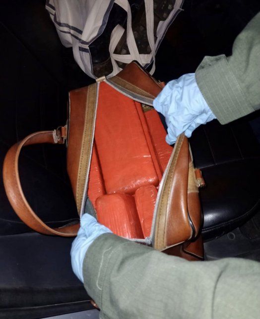 La droga se encontraba en el interior de un bolso. 