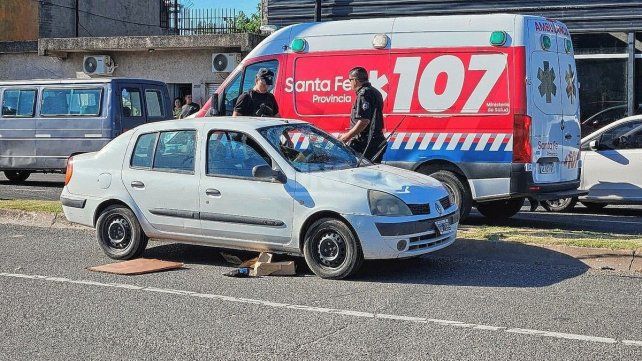 Accidente entre un ciclista y un automóvil en Iturraspe y Avenida Perón.