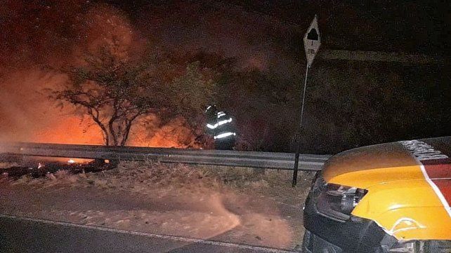 Incendios en pastizales en la zona del Conicet