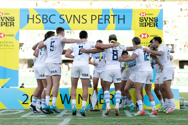 Los capitanes de los equipos que participarán de la tercera etapa del Circuito Mundial de Seven.