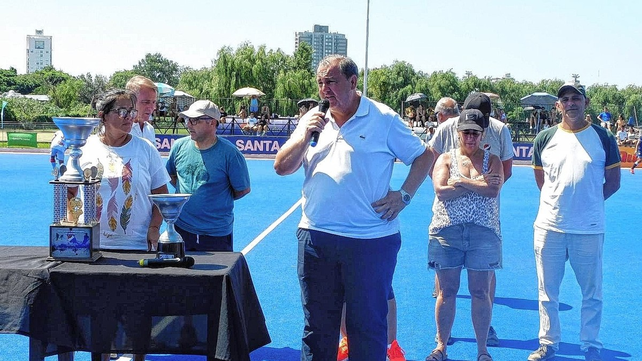 El intendente Poletti y Patricio L&oacute;pez, presidente de la ASH, encabezaron la premiaci&oacute;n del certamen.