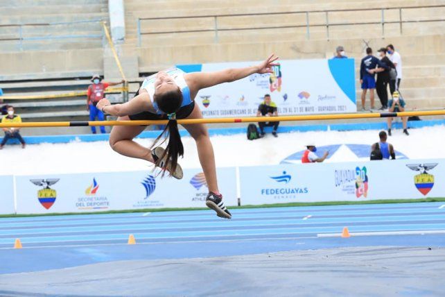 Abril Okon, de Rafaela, una atleta que a&uacute;n pertenece a la categor&iacute;a U18, fue sexta en la prueba de salto en alto con una marca de 1.71 metros.