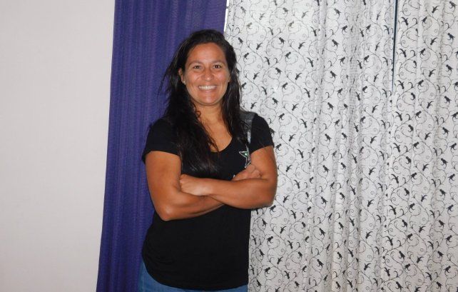 Fue jugadora de Cha Roga, el seleccionado de la USR y nacional femenino, y entrenadora de varios seleccionados locales.