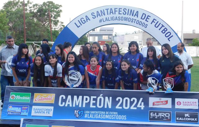 El fútbol femenino tuvo su distinción en la entrega de premios de la Liga Santafesina.