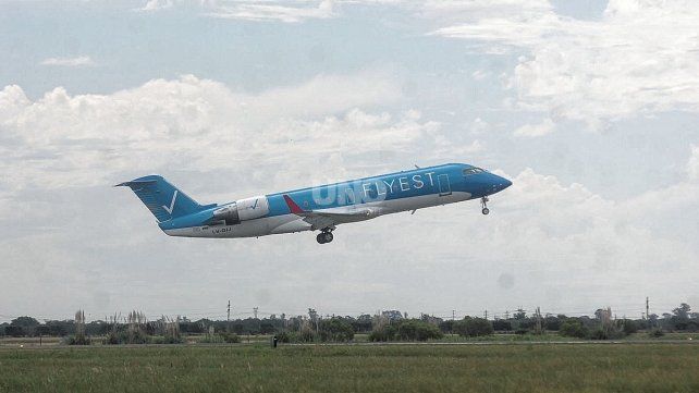 Col&oacute;n viaj&oacute; en ch&aacute;rter a La Plata para tener un menor desgaste ante Gimnasia y para volver r&aacute;pido sabiendo que el martes jugar&aacute; con Aldosivi.