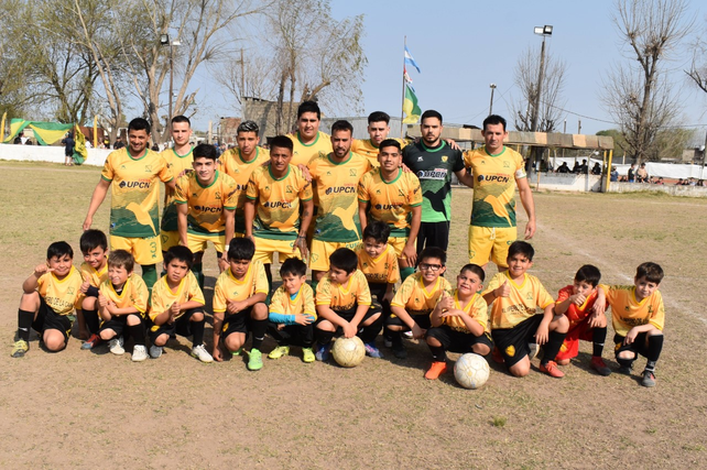 Por la 8° fecha del Torneo Juan Can Can Ceballos, Los Canarios recibirá en barrio Los Troncos a Los Juveniles.