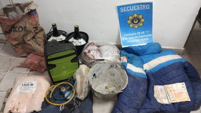 Los elementos que el delincuente se intentaba llevar d ela carnicería 