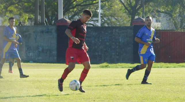 Colón de Santa Fe fue un claro ganador ante Sportivo Guadalupe por 3 a 0 en el Rafael Batres.