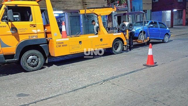Freno al descontrol en el norte de la ciudad. Intenso operativo de control vehicular en barrio Las Flores. Freno al descontrol en el norte de la ciudad. Intenso operativo de control vehicular en barrio Las Flores.