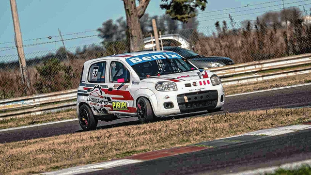 El santafesino Dami&aacute;n Massara gan&oacute; en una categor&iacute;a 1600 cada vez m&aacute;s fuerte.