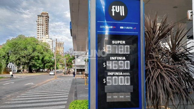 YPF aumentó sus combustibles en Santa Fe: el litro de Súper cuesta $378 y el gasoil premium llegó a los $500 