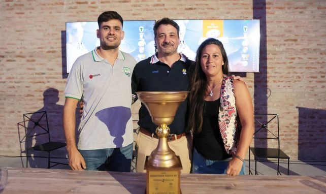  Pablo Pfirter (centro) director del Centro de Rugby, junto a dos de sus colaboradores: Maximiliano Bertholt y Gisela Acuña.