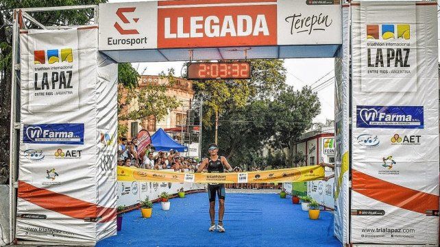 El santafesino Tadeo Baruffato necesitó de poco más de dos horas para quedarse con la prueba. Prensa Triatlón de La Paz.