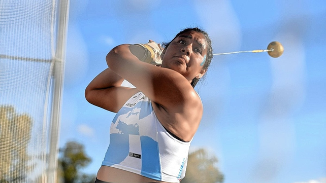 &nbsp;Giuliana Baigorria gan&oacute; la medalla dorada en lanzamiento de martillo, la joven de Zapala de 17 a&ntilde;os, marc&oacute; 61.02 metros.