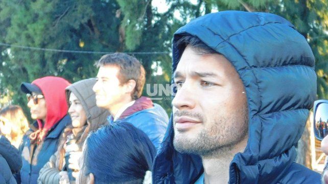 El cordobés Lautaro Bazán Vélez, recientemente retirado de Los Pumas Seven, observó la final entre Buenos Aires y Córdoba, disputada en la capital santafesina.