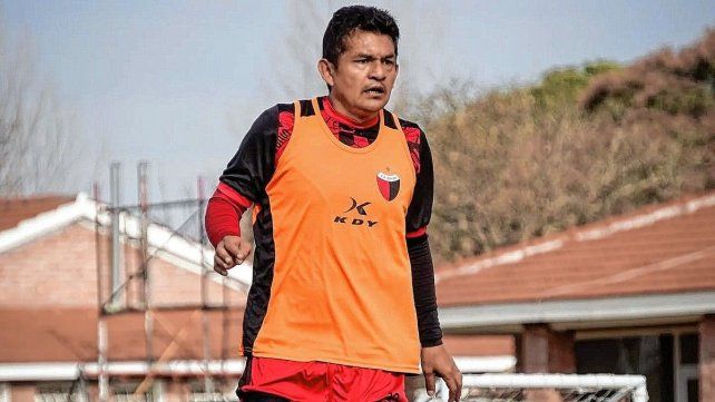 Pulga sería titular en Colón.