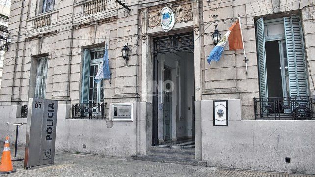 Mientras la mujer estaba en la Comisaría 1ª presentando la denuncia por acoso el 29 de marzo, la expareja le mandaba mensajes intimidantes. Una semana después fue el juicio.
