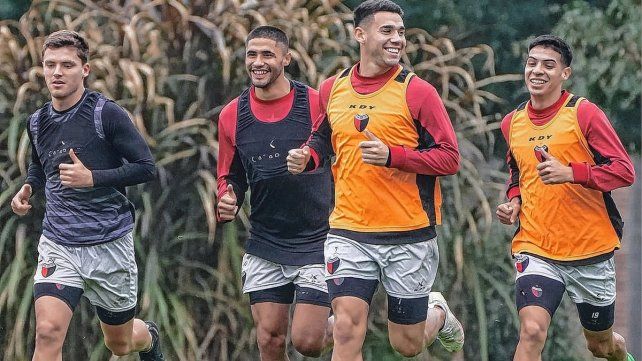 En caso que no se modifique el día del partido ante Lanús por Copa Argentina, el plantel de Colón tendrá cuatro días de vacaciones.