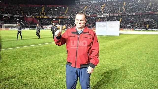 Col&oacute;n le hizo un reconocimiento al Zurdo Sergio Verdirame.