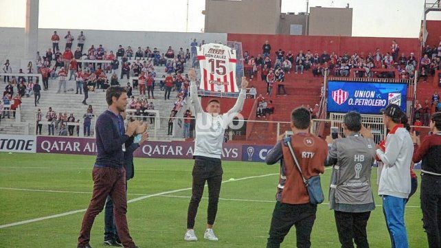 Gastón González, muy emocionado, se despidió de Unión este jueves en el 15 de Abril.