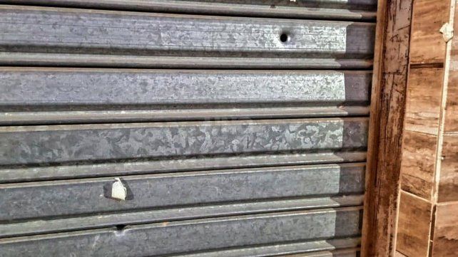 Balazos a un local de juegos infantiles.