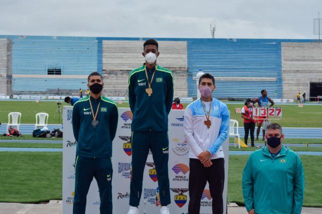 El misionero Carlos Layoy, con un registro de 2.17, gan&oacute; la medalla de bronce en la prueba de salto en alto del Sudamericano de Guayaquil.