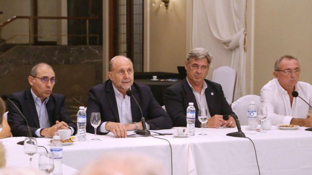 Perotti se reunió en Rosario con autoridades y representantes del sector agropecuario