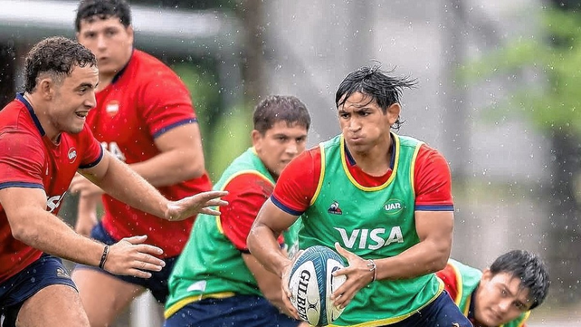 Bajo la lluvia, as&iacute; fue el primer entrenamiento del seleccionado M20 en las instalaciones de El Plumazo del CAE.