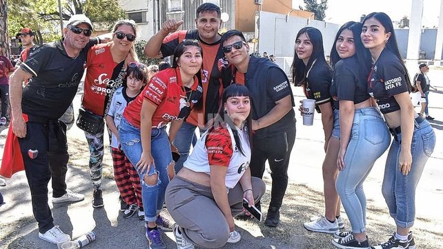 Los hinchas de Col&oacute;n coparon la escena del Cl&aacute;sico Santafesino.