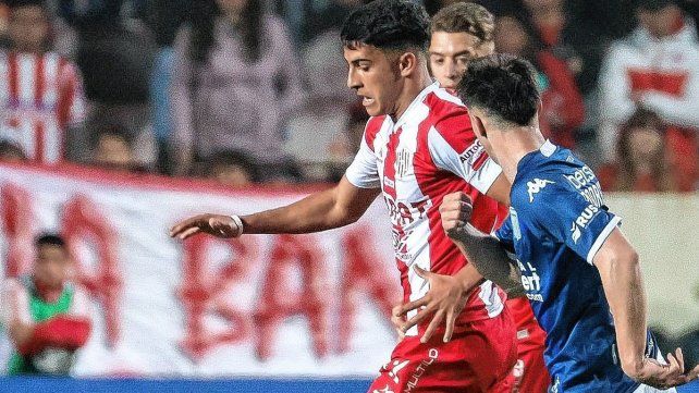 Mosqueira fue titular ante Racing y ahora pelea el puesto con Tanda para jugar contra Estudiantes.