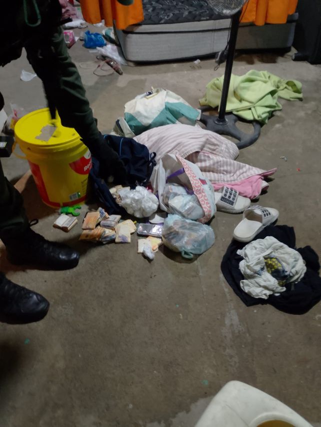 Rosario: Gendarmería aprehendió este fin de semana a dos personas con más de mil dosis fraccionadas de cocaína en el barrio Matheu