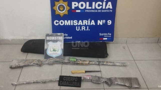Las armas secuestradas a los delincuentes que quisieron asaltar una distribuidora en la ciudad de Santa Fe