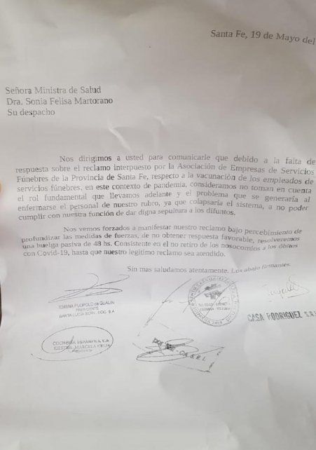 El petitorio entregado en el ministerio de Salud con la solicitud para ser vacunados.