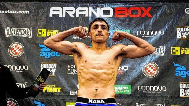 El Picante Sicilia dio en la balanza 55,900 KG, y acumula un récord de 5 triunfos (2KO), 7 derrotas (2KO) y 1 empate.