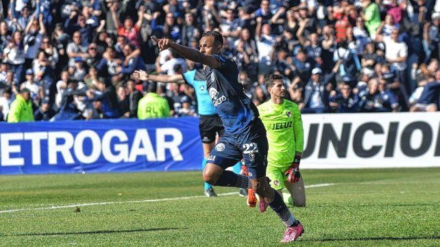 Sebastián Villa, de buen torneo con Independiente Rivadavia, está en la carpeta de Gustavo Costas para Racing.