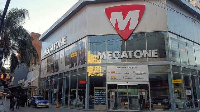 Delincuentes robaron un local comercial de electrodomésticos en plena Peatonal Santafesina 